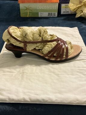 Sofft Brown Strappy Slingback Kitten Heel Sandals